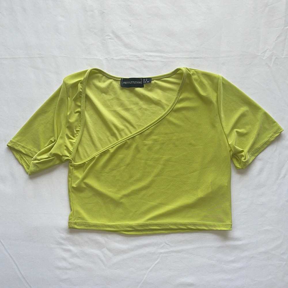 PrettyLittleThing Crop - Picture 2 of 3
